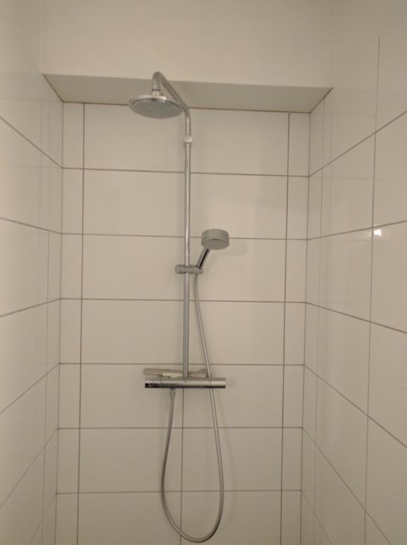 Town Square Guesthouse อาคูเรย์รี ภายนอก รูปภาพ